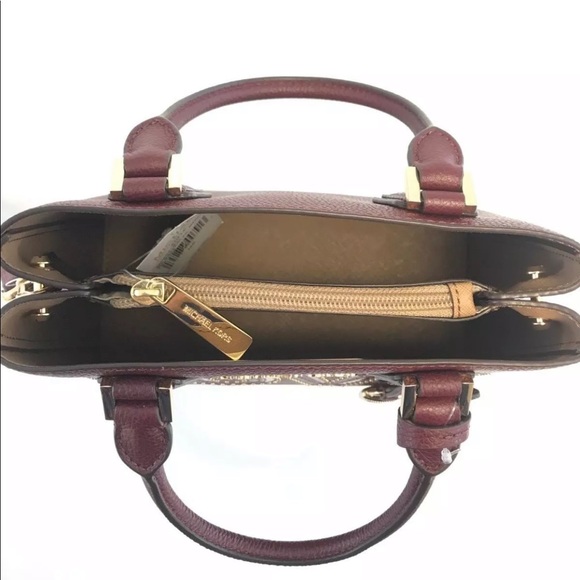 💯new Michael Kors MD Messenger/Slim wallet 💯 - Picture 4 of 8